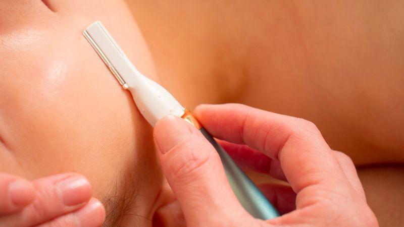 Hướng dẫn cạo lông mặt tại nhà