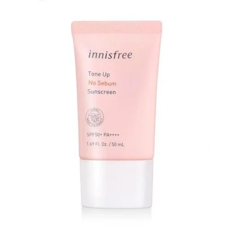 so-sanh-kem-chong-nang-innisfree-hong