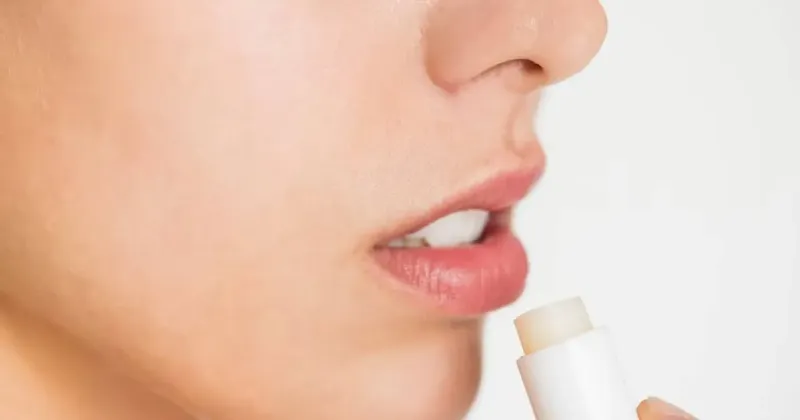 Trị thâm môi bằng nguyên liệu thiên nhiên