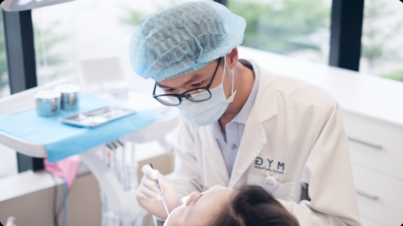 Hình ảnh minh họa chi phí tẩy trắng răng tại phòng khám và tại nhà cho người dùng Việt Nam
