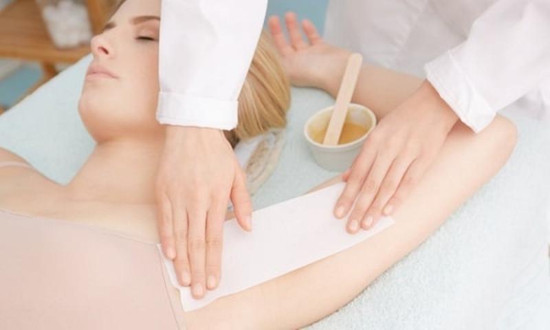 Các bước chuẩn bị da trước khi thực hiện cách triệt lông tại nhà