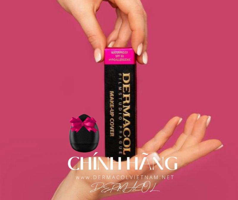 Một chuyên gia trang điểm đang tư vấn cho khách hàng về cách chọn kem che khuyết điểm phù hợp với tông da và loại khuyết điểm