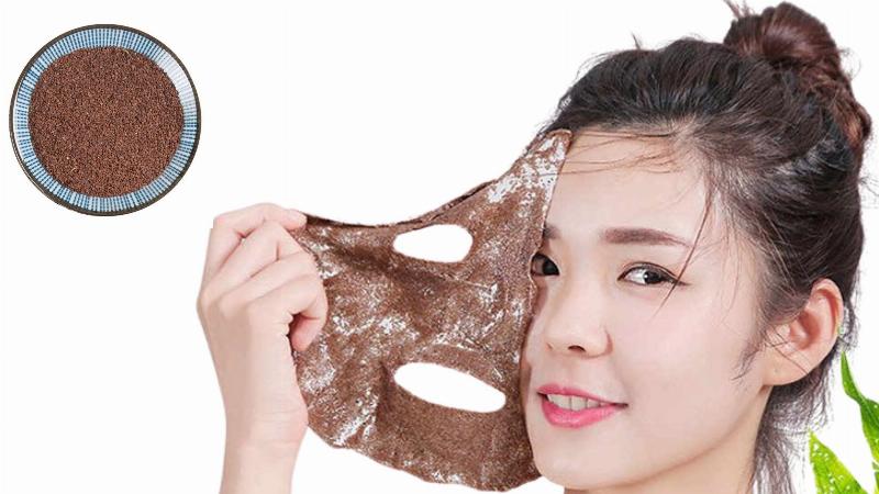Hình ảnh minh họa mặt nạ hạt ngũ hoa giúp làm sáng da và mờ vết thâm