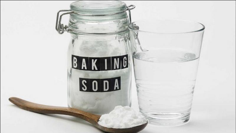 Tac dung cua baking soda giup ngam chan giam mui hoi kho chiu va lam mem da