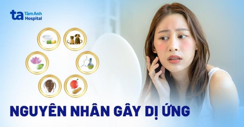 Một người với làn da bị cháy nắng đỏ ửng, minh họa tình huống không nên thực hiện tẩy tế bào chết body.