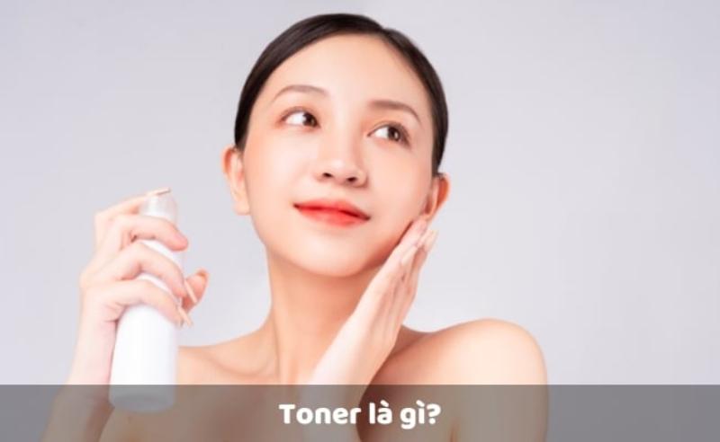 Hình ảnh nước cân bằng da chuẩn bị làn da cho các bước dưỡng tiếp theo, giúp da hấp thụ tốt hơn
