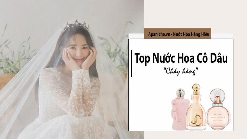 Chai nước hoa Jimmy Choo Blossom màu hồng với nắp hình khối độc đáo trên nền hoa lá, gợi cảm giác tươi mới, nữ tính.