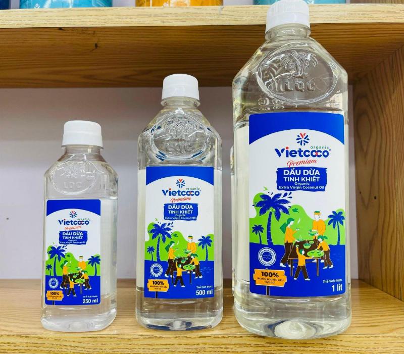 Bảng so sánh giúp phân biệt dầu dừa nguyên chất và dầu dừa tinh luyện, giải thích công dụng khác nhau