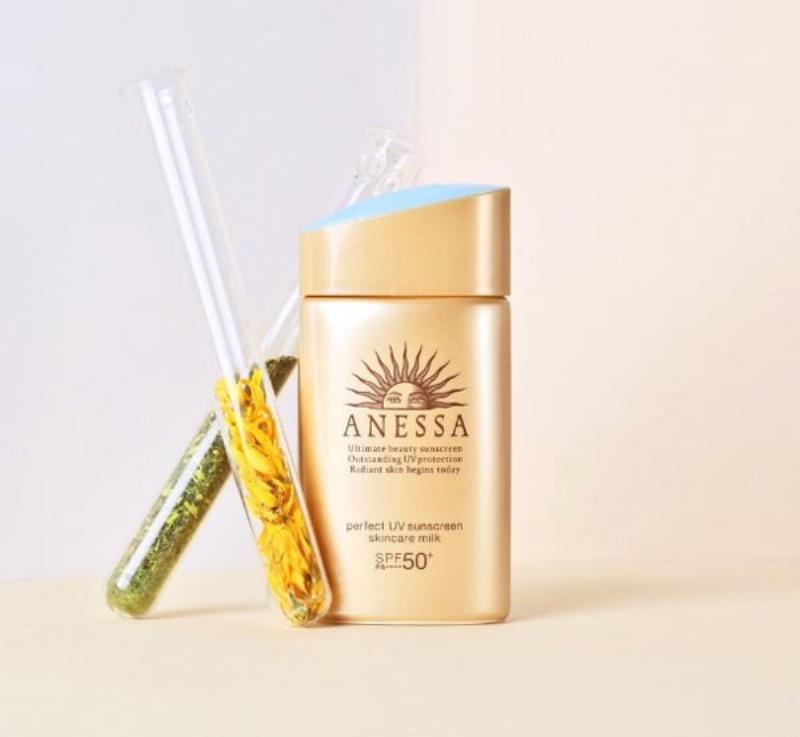 So sánh chi tiết Anessa Gold Milk và Gel thật giả qua bao bì và chất kem