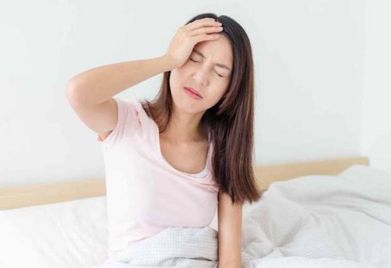 Một bảng so sánh đơn giản giữa thuốc No-Spa và thuốc giảm đau thông thường (ví dụ: Paracetamol) về cơ chế tác động và các loại đau hiệu quả.