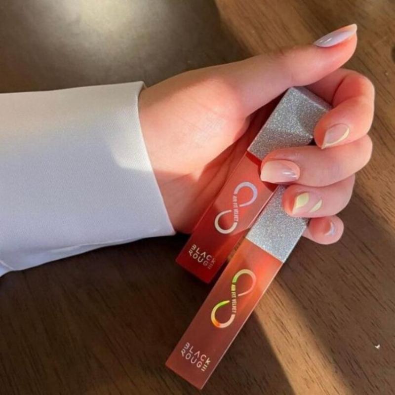 Độ bền màu của son Black Rouge A45 trong các tình huống khác nhau