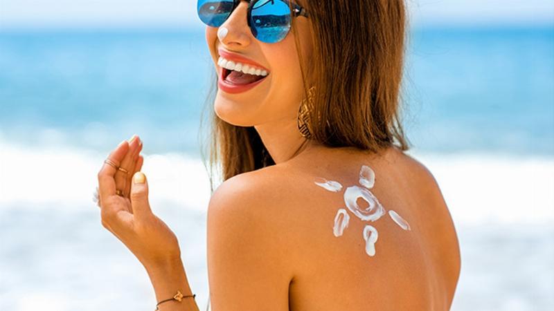 Tác hại của tia UV từ ánh nắng mặt trời đối với làn da toàn thân nếu không được bảo vệ bằng kem chống nắng
