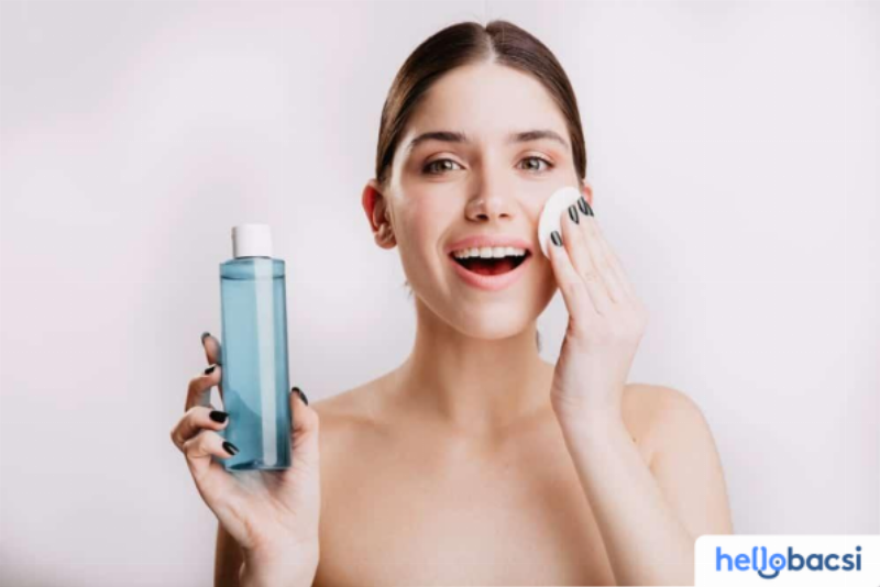 Minh họa cấu trúc phân tử Micelle và cách chúng hoạt động trong nước tẩy trang Byphasse.