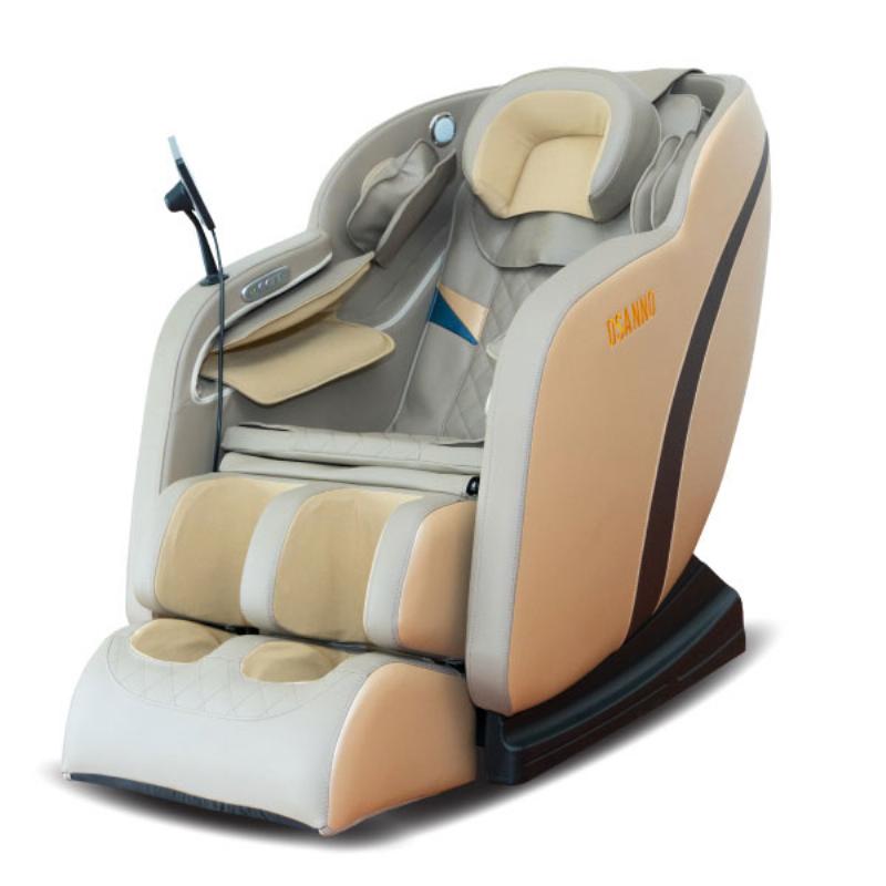 Kỹ thuật viên thực hiện các động tác massage đầu chuyên nghiệp và nhẹ nhàng