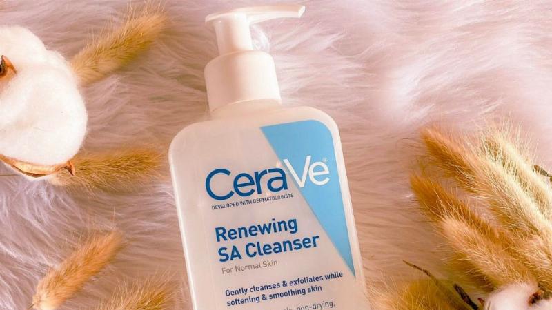 Biểu đồ so sánh các đặc điểm của sữa rửa mặt CeraVe Hydrating với các loại sữa rửa mặt khác trên thị trường cho da khô